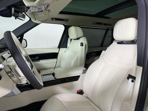 2025 Land Rover Range Rover P530 SE 7 Seat