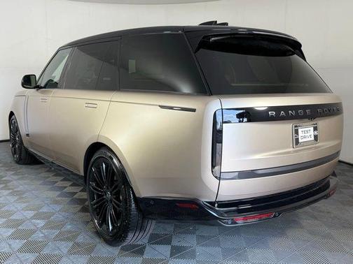 2025 Land Rover Range Rover P530 SE 7 Seat