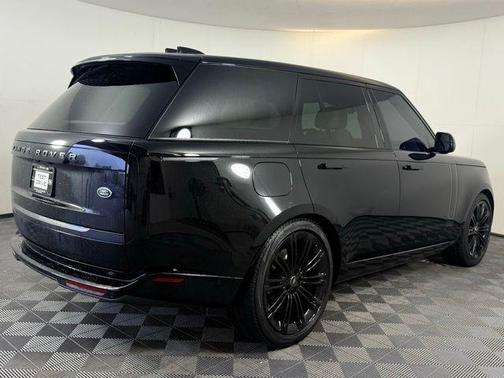 2023 Land Rover Range Rover P530 SE