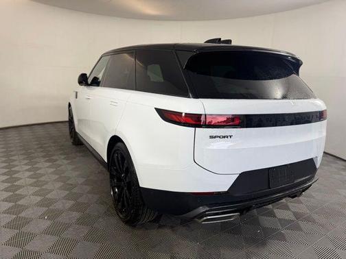2025 Land Rover Range Rover Sport P360 SE