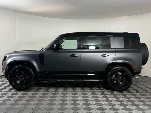 2026 Land Rover Defender 110 V8