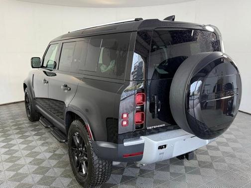 2025 Land Rover Defender P400 S