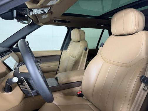 2025 Land Rover Range Rover P550e SE