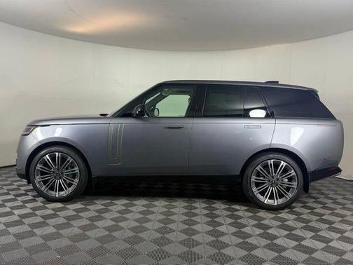 2025 Land Rover Range Rover P400 SE