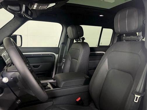 2026 Land Rover Defender P400 X