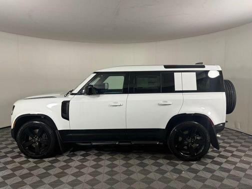2025 Land Rover Defender P500 X-Dynamic SE