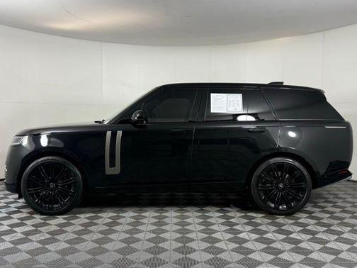 2024 Land Rover Range Rover P530 SE