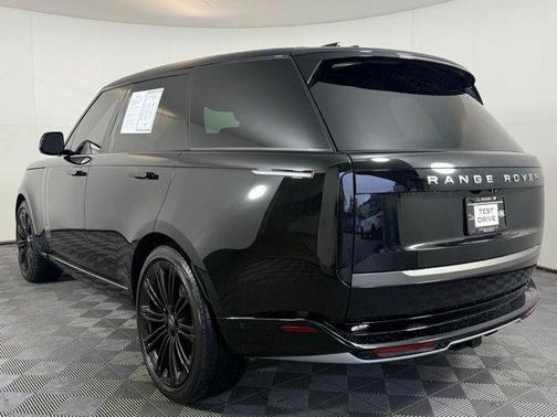 2024 Land Rover Range Rover P530 SE