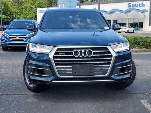 Photo 2 of 32 of 2019 Audi Q7 55 Premium Plus