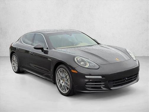 2015 Porsche Panamera 4S