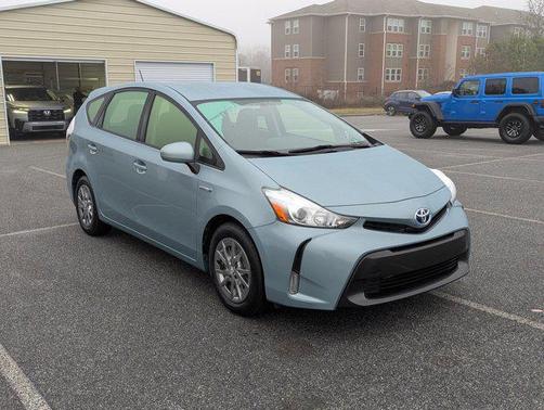 2017 Toyota Prius v Three