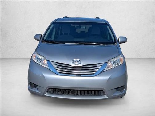 2017 Toyota Sienna LE