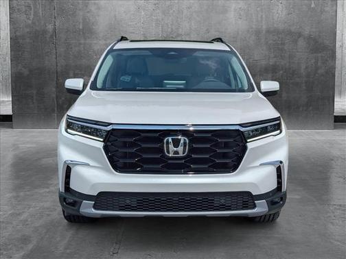 2025 Honda Pilot Touring 8-Passenger
