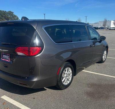2022 Chrysler Voyager LX