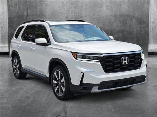 2025 Honda Pilot Touring 8-Passenger