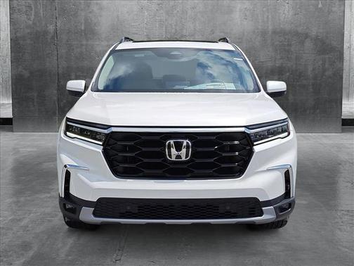 2025 Honda Pilot Touring 8-Passenger