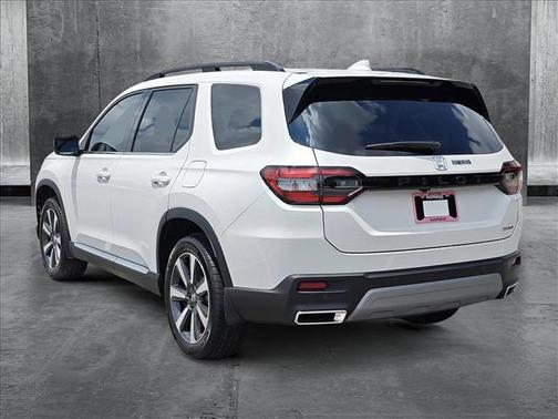 2025 Honda Pilot Touring 8-Passenger