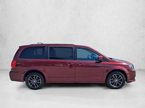 Octane Red Pearlcoat 2018 Dodge Grand Caravan SE