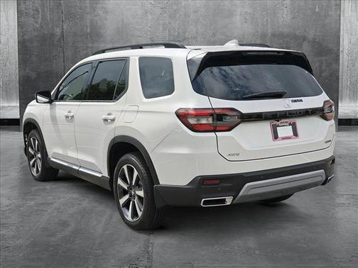 2025 Honda Pilot Touring 8-Passenger