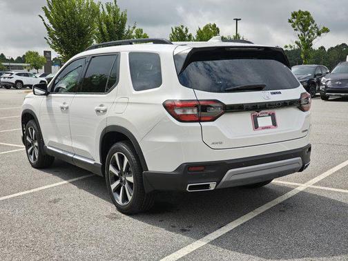 2025 Honda Pilot Touring 8-Passenger