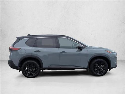 Boulder Gray Pearl/Super Black 2023 Nissan Rogue SV