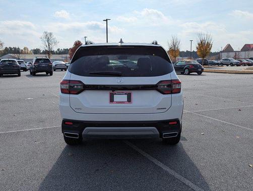 2025 Honda Pilot Touring 8-Passenger