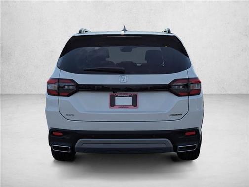 2025 Honda Pilot Touring 8-Passenger