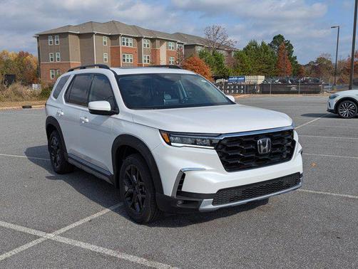2025 Honda Pilot Touring 8-Passenger