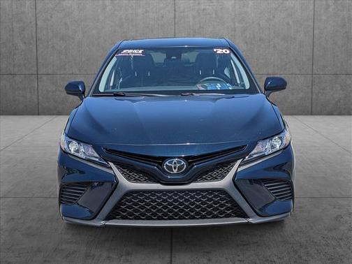 Photo 2 of 24 of 2020 Toyota Camry SE