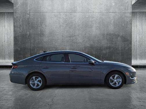 2022 Hyundai SONATA SE