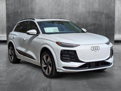 2025 Audi Q6 e-tron Premium Plus quattro