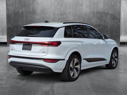 2025 Audi Q6 e-tron Premium Plus quattro
