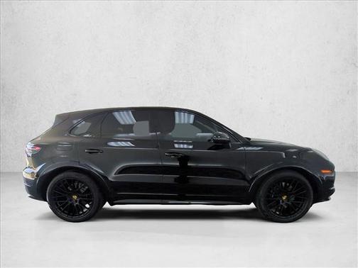 Jet Black Metallic 2022 Porsche Cayenne GTS