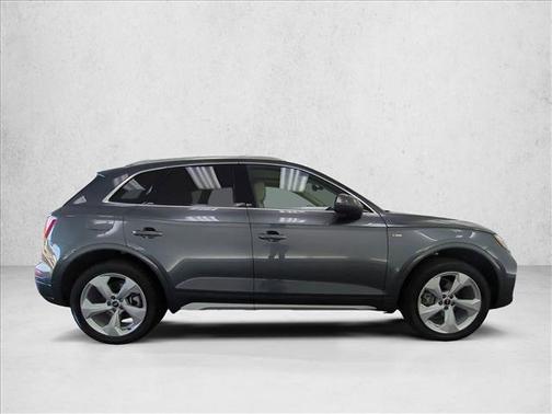 Daytona Gray Pearl Effect 2023 Audi Q5 45 S line Prestige