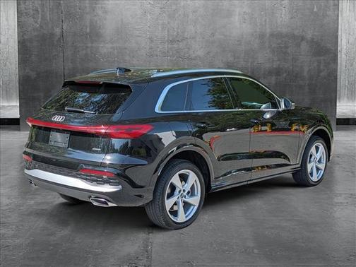 2025 Audi Q5 Premium Plus