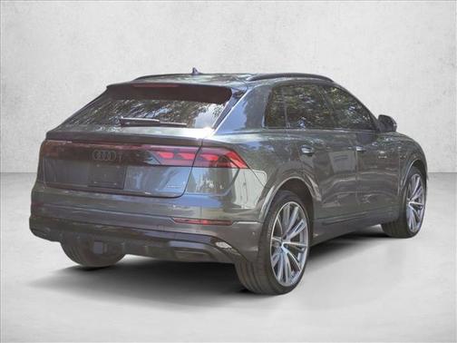 Daytona Gray Pearl Effect 2026 Audi Q8 55 Prestige