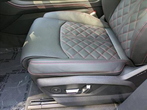 Daytona Gray Pearl Effect 2026 Audi Q8 55 Prestige