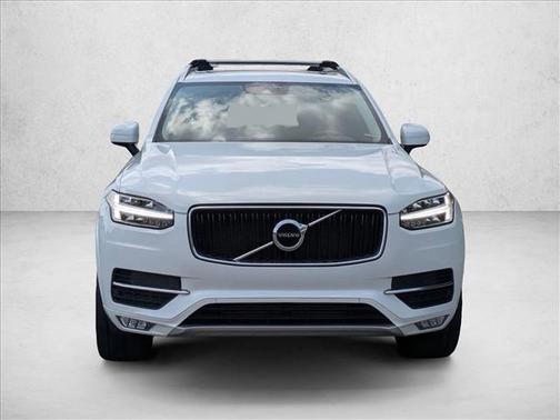 Crystal White Pearl Metallic 2019 Volvo XC90 T6 Momentum