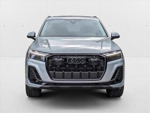 2025 Audi Q7 45 Premium