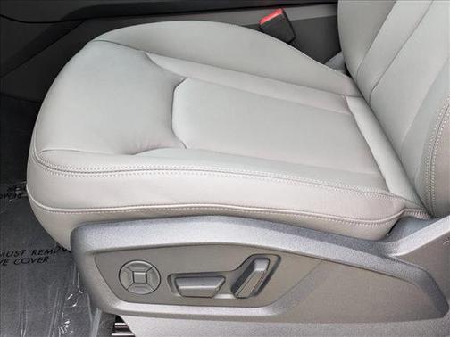 2025 Audi Q7 45 Premium