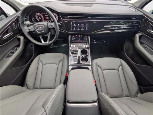 2025 Audi Q7 45 Premium