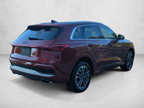 Grenadine Red Metallic 2025 Audi Q5 Premium Plus TFSI quattro S tronic