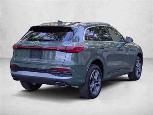 District Green Metallic 2026 Audi Q5 Premium Plus TFSI quattro S tronic