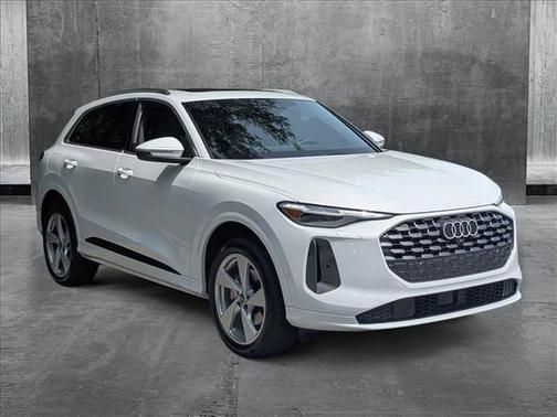 2025 Audi Q5 Premium Plus