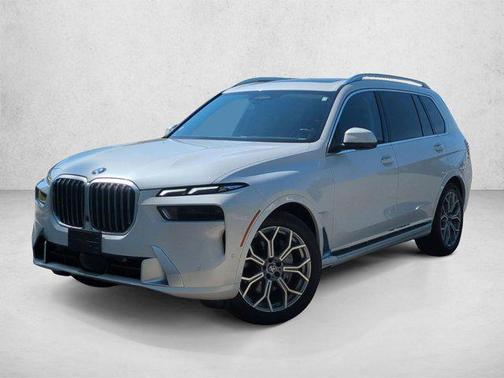 White 2024 BMW X7 xDrive40i
