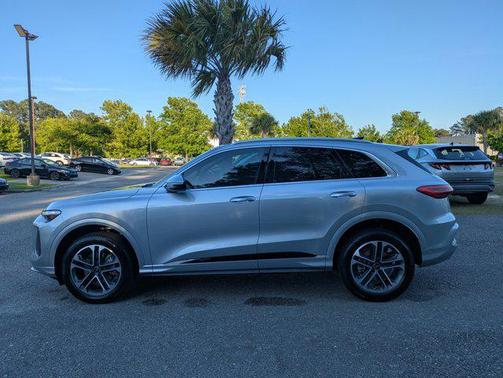 Florett Silver Metallic 2026 Audi Q5 Premium TFSI quattro S tronic