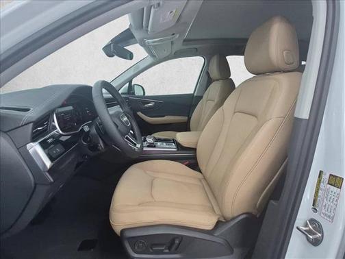 Glacier White Metallic 2026 Audi Q7 45 Premium Plus