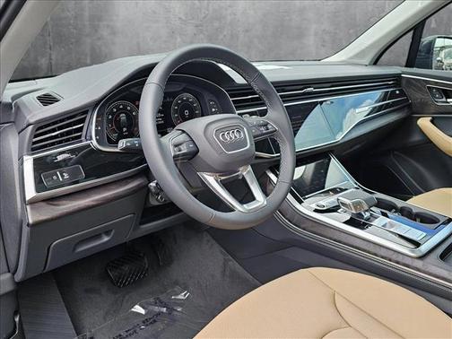 2025 Audi Q7 55 Premium Plus