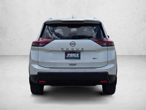Everest White Pearl 2024 Nissan Rogue SV