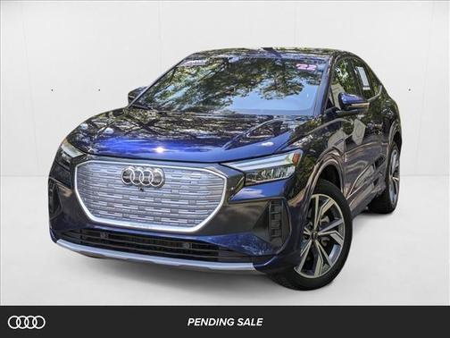 2022 Audi e-tron Premium Plus